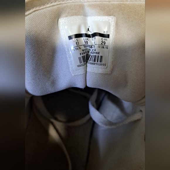 Air Jordans low - Picture 4 of 5